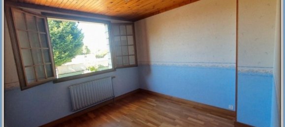 3 Schlafzimmer Haus in Saint-Amand-Montrond, France, Nr. 85014 11