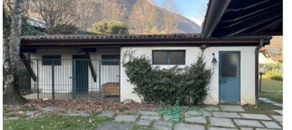 7-salle Appartement à Erba, Italy No. 8397 8