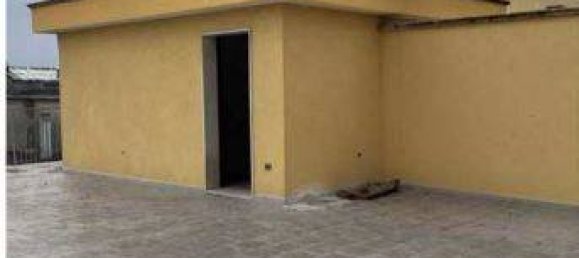 85m² Warehouse in Milan, Italy No. 270209 2