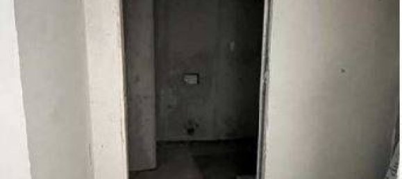 85m² Warehouse in Milan, Italy No. 270209 17