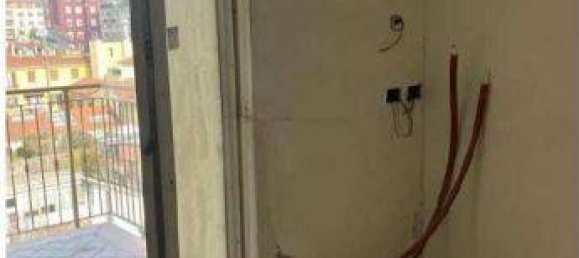 85m² Warehouse in Milan, Italy No. 270209 13