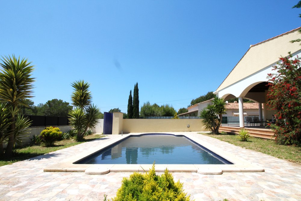 5 bedrooms Villa in Costa De La Calma, Spain No. 16231