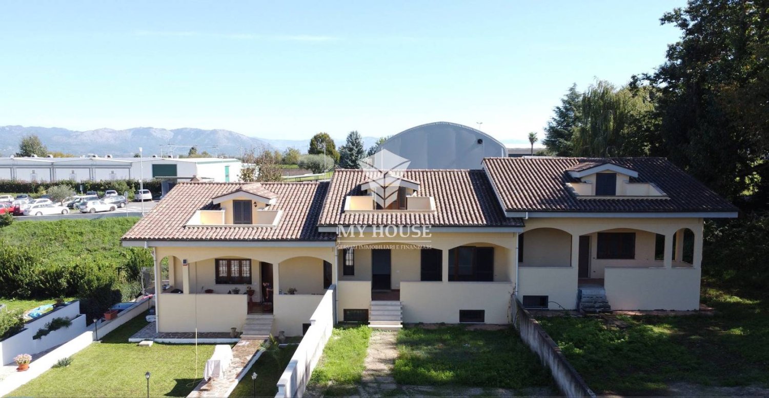 Casa T5 em San Cesareo, Italy N.º 16629