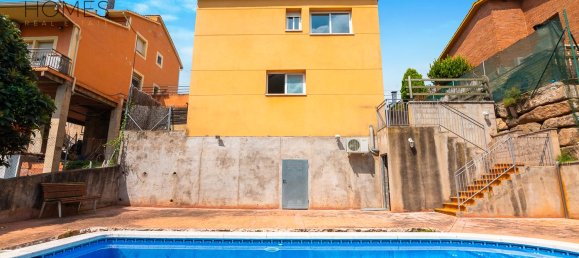 Casa de 3 dormitorios en Barcelona, Spain No. 137346 2