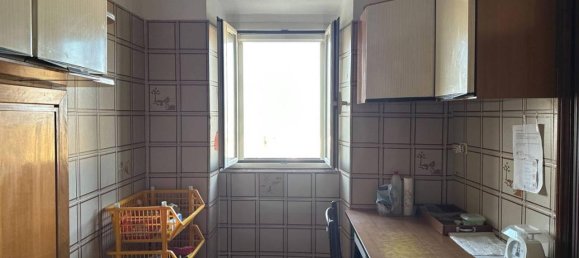 4-salle Appartement à Capodimonte, Italy No. 126940 6