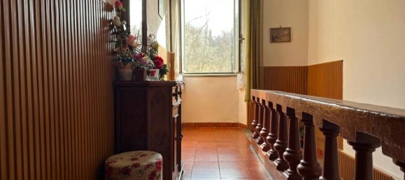 4-salle Appartement à Capodimonte, Italy No. 126940 3