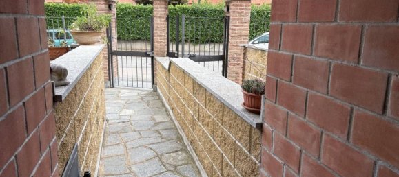 2 Schlafzimmer Haus in Gassino Torinese, Italy, Nr. 360319 28