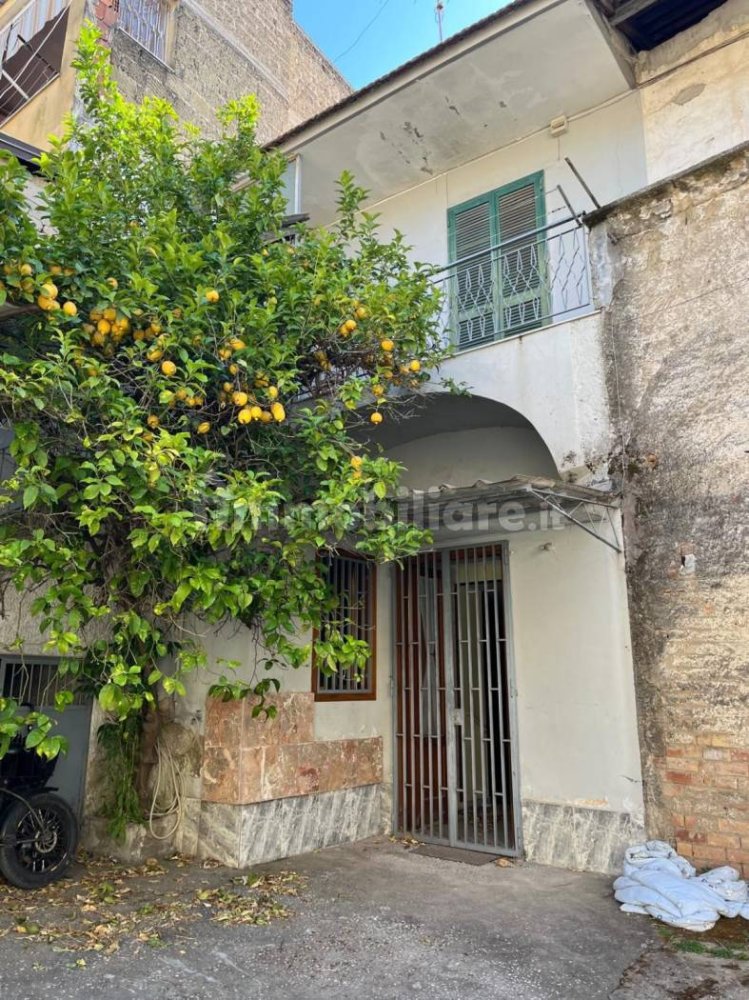 Apartamento de 2 dormitorios en Lusciano, Italy No. 319802