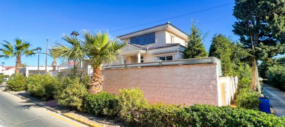 5 Schlafzimmer Villa in La Mata, Spain, Nr. 12992 9