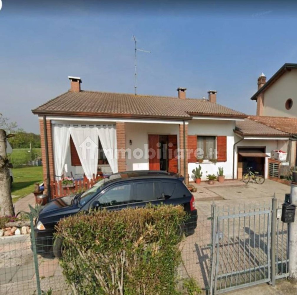 2 bedrooms Villa in Oppeano, Italy No. 301853