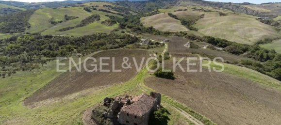 Дом с 13 комнатами в Радикофани, Италия № 68600 4