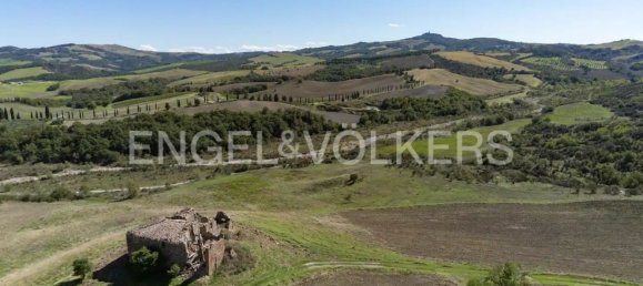 Дом с 13 комнатами в Радикофани, Италия № 68600 3