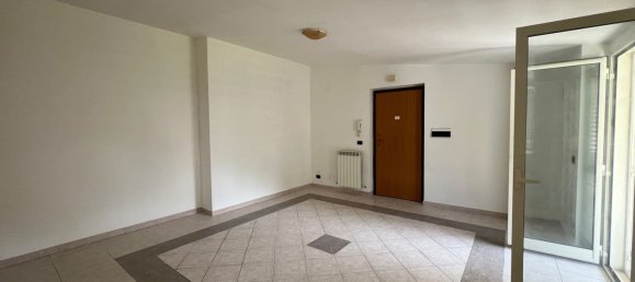 Квартира с 3 комнатами в Монтальто Уффуго, Италия № 183866 7