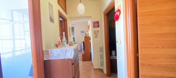 3 rooms Apartment in Varese, Italy No. 35338 4