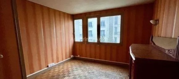 3 rooms Apartment in Montreuil, France No. 168894 2