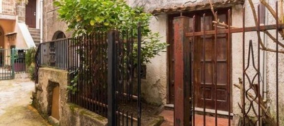 5 bedrooms House in Marzano Appio, Italy No. 325648 13