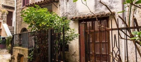 5 bedrooms House in Marzano Appio, Italy No. 325648 12