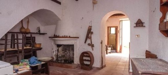 5 bedrooms House in Marzano Appio, Italy No. 325648 14