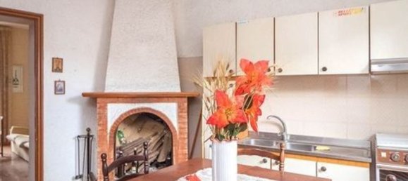 5 bedrooms House in Marzano Appio, Italy No. 325648 4