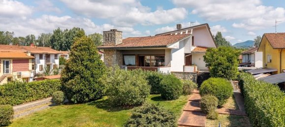 12 bedrooms Villa in Lucca, Italy No. 345375 2