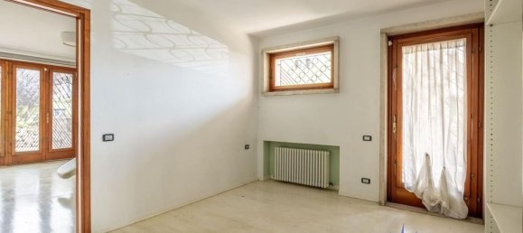 12 bedrooms Villa in Lucca, Italy No. 345375 43