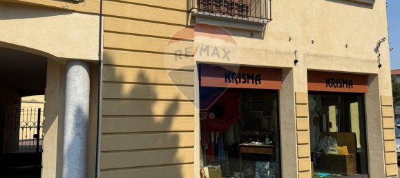 120m² Commercial property in Parabiago, Italy No. 379194 3