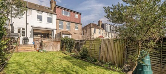 4 bedrooms House in Catford, United Kingdom No. 10158 9