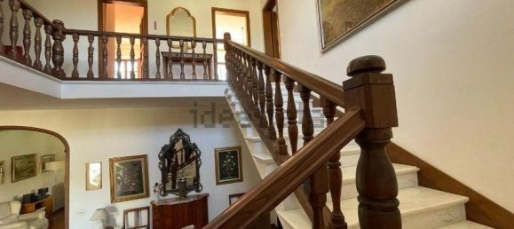 6 bedrooms Villa in Carrara, Italy No. 215085 11