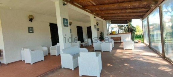 6 bedrooms Villa in Carrara, Italy No. 215085 4