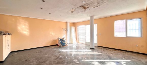 1 bedroom Commercial property in Torrevieja, Spain No. 182074 6