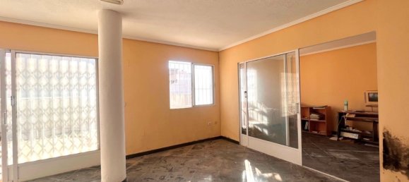 1 bedroom Commercial property in Torrevieja, Spain No. 182074 4