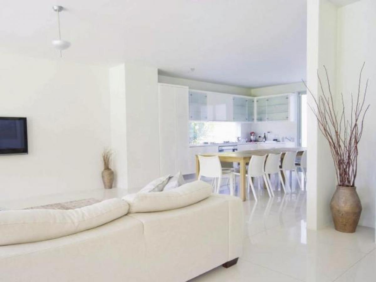 3 bedrooms House in Mumbai, India No. 24577