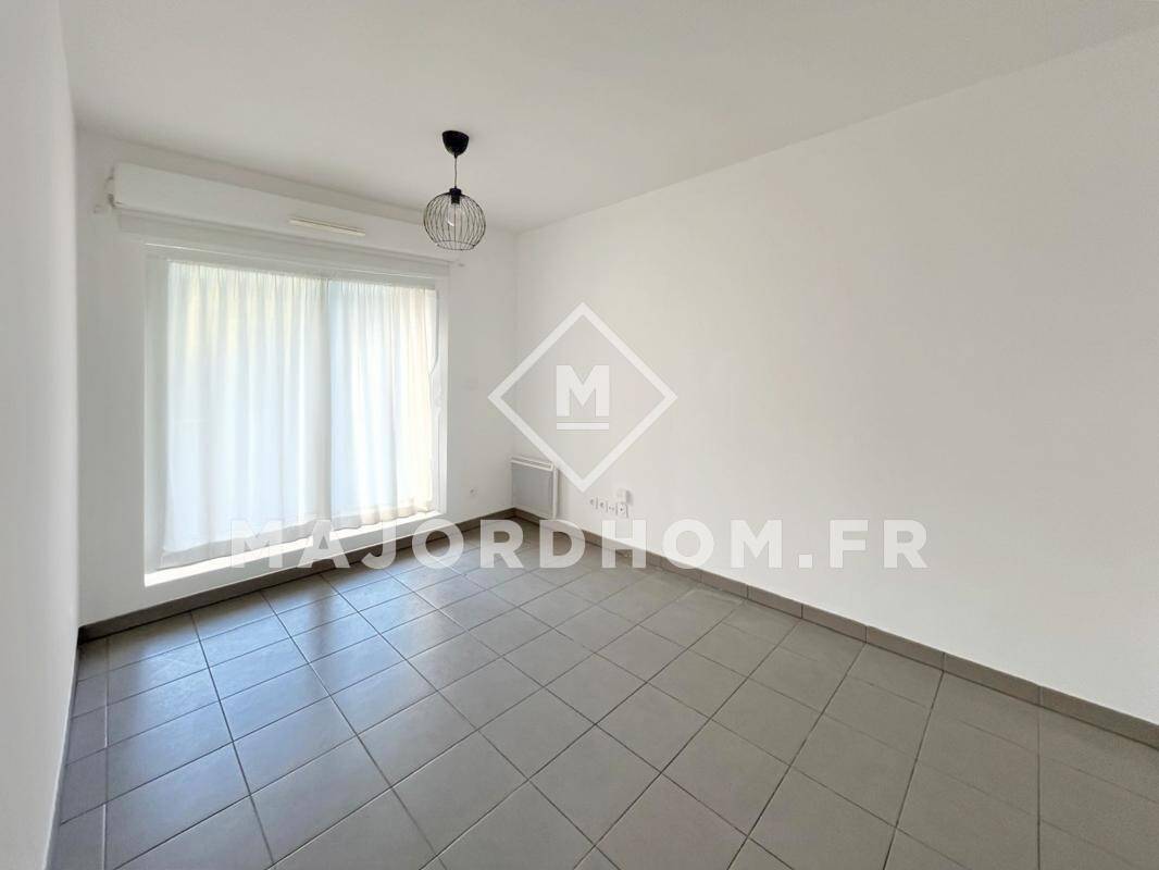 2 bedrooms Apartment in Marseille, France No. 317694