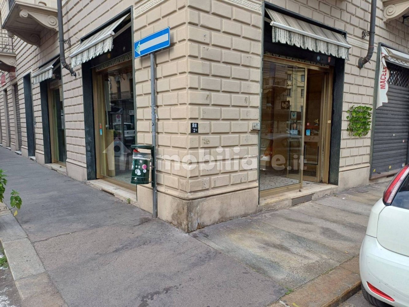 Коммерческая недвижимость с 2 комнатами в Турин, Италия № 291388