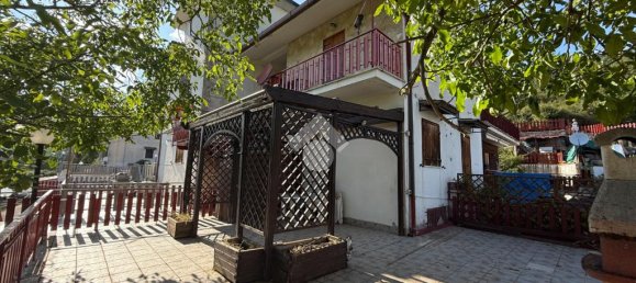 3 bedrooms Apartment in Arcinazzo Romano, Italy No. 282473 2