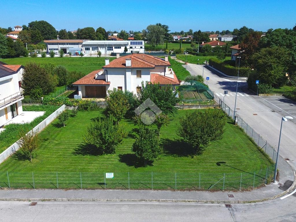 Grundstück in Fontaniva, Italy 765m², Nr. 353931