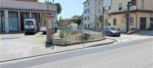 Gewerbliche Immobilie in Montecosaro, Italy 708m², Nr. 372709 19
