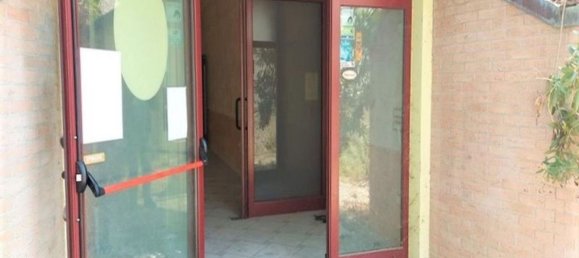 Gewerbliche Immobilie in Montecosaro, Italy 708m², Nr. 372709 12