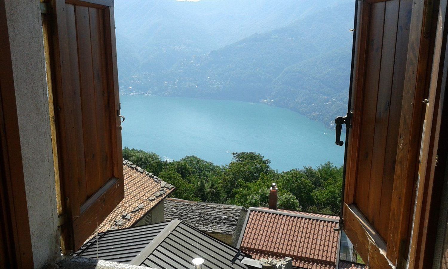 2 Schlafzimmer Haus in Carate Urio, Italy, Nr. 361905