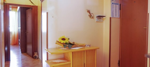 3 rooms Apartment in Mentana, Italy No. 27575 5