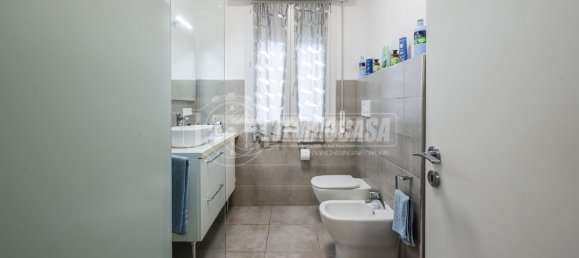 Apartamento de 2 dormitorios en Molinella, Italy No. 140165 22