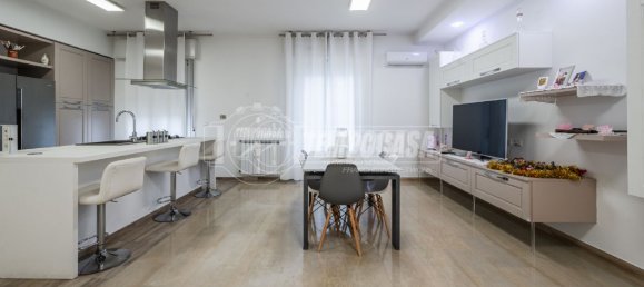 Apartamento de 2 dormitorios en Molinella, Italy No. 140165 10