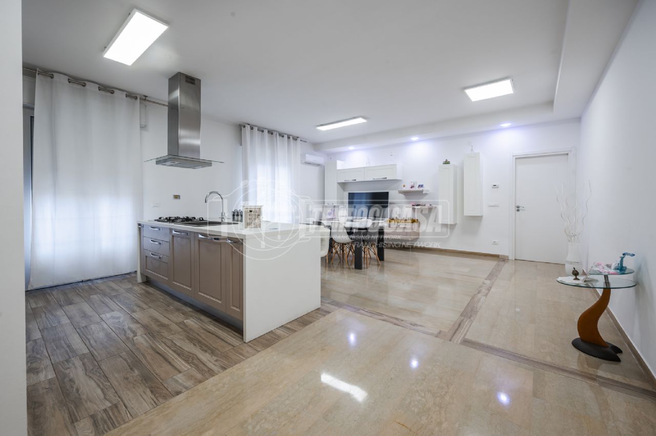 Apartamento de 2 dormitorios en Molinella, Italy No. 140165