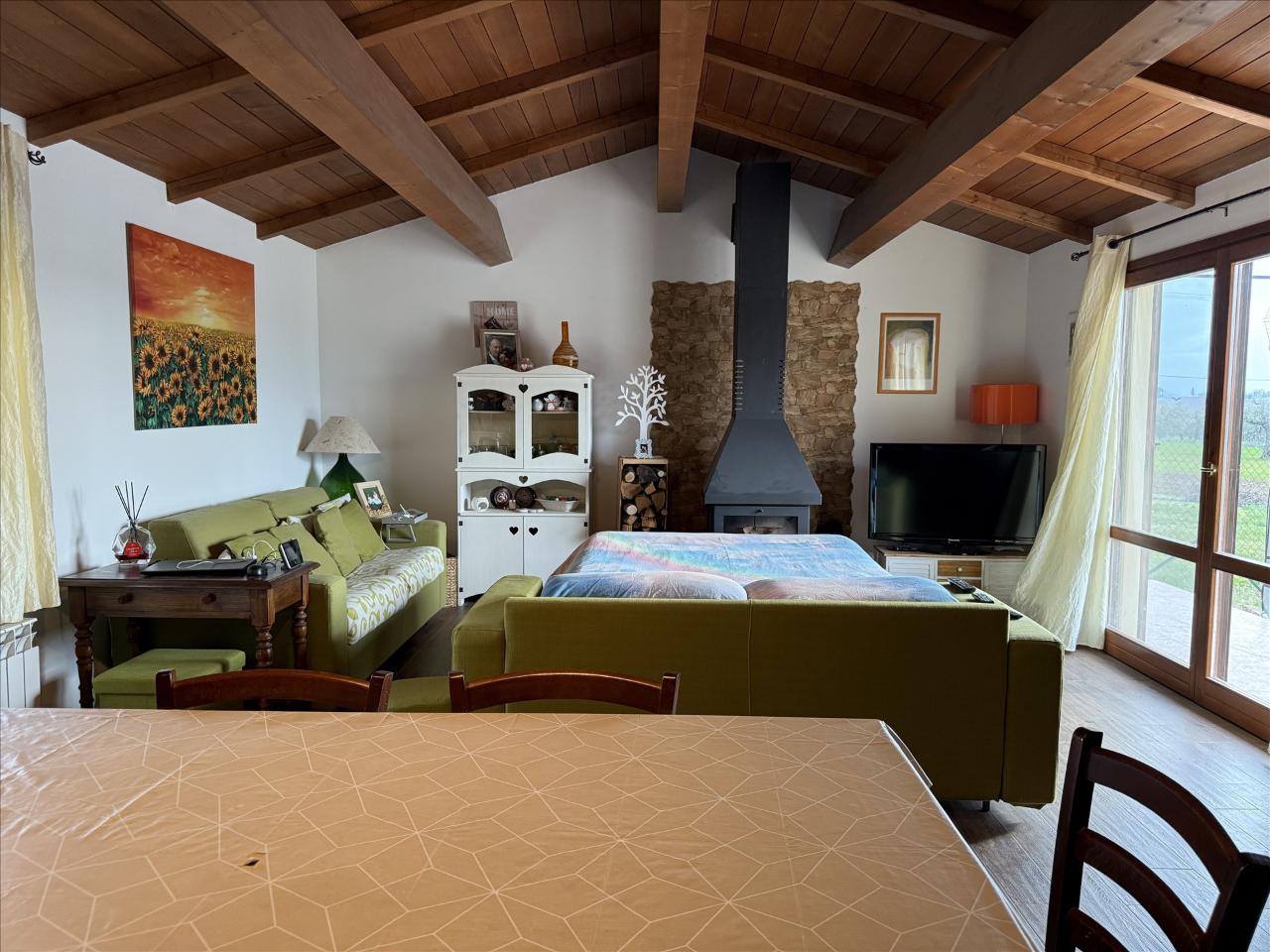 3 rooms House in Castiglione del Lago, Italy No. 112784