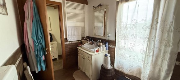 3 rooms House in Castiglione del Lago, Italy No. 112784 12