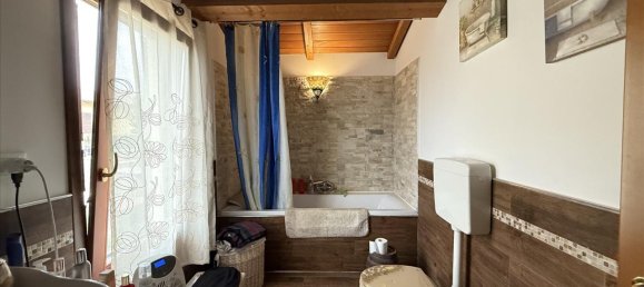 3 rooms House in Castiglione del Lago, Italy No. 112784 11