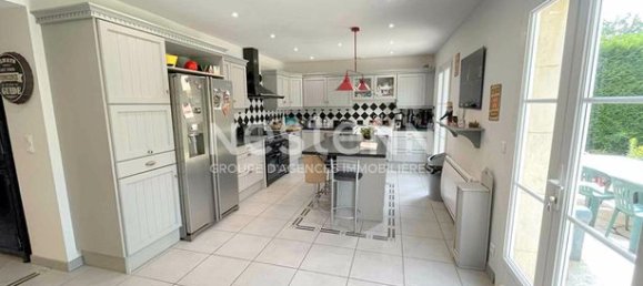 5 bedrooms House in Chaumont-en-Vexin, France No. 315737 4