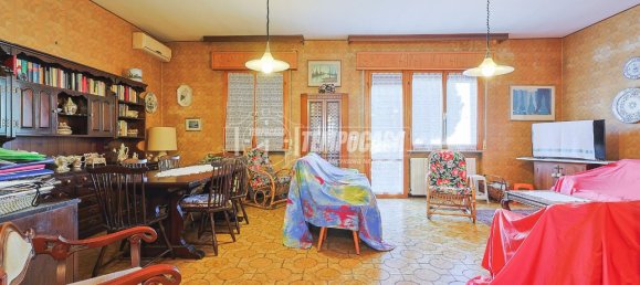 4 rooms Apartment in Rimini, Italy No. 132470 3
