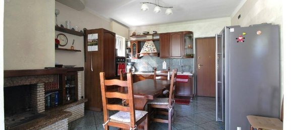 3 chambres Appartement à Veduggio con Colzano, Italy No. 56962 20