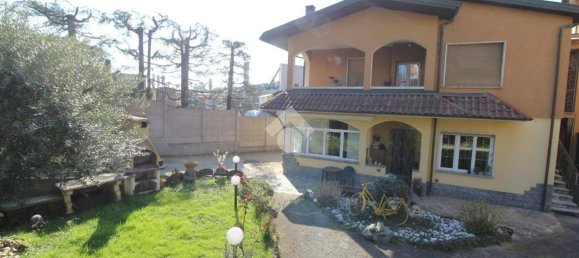 3 chambres Appartement à Veduggio con Colzano, Italy No. 56962 32